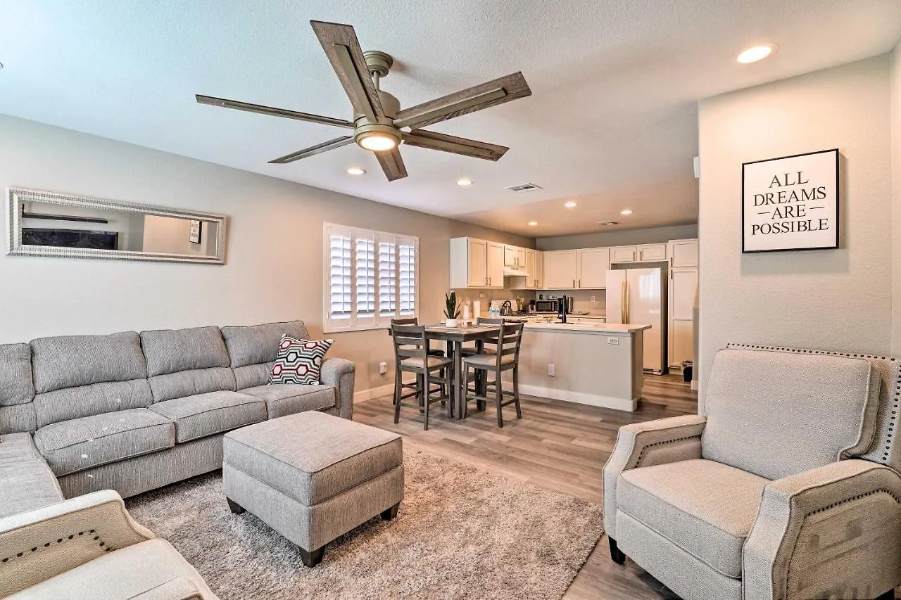 Dom wakacyjny Willa Stylish House With Patio, 8 Mi To Vegas Strip! Las Vegas