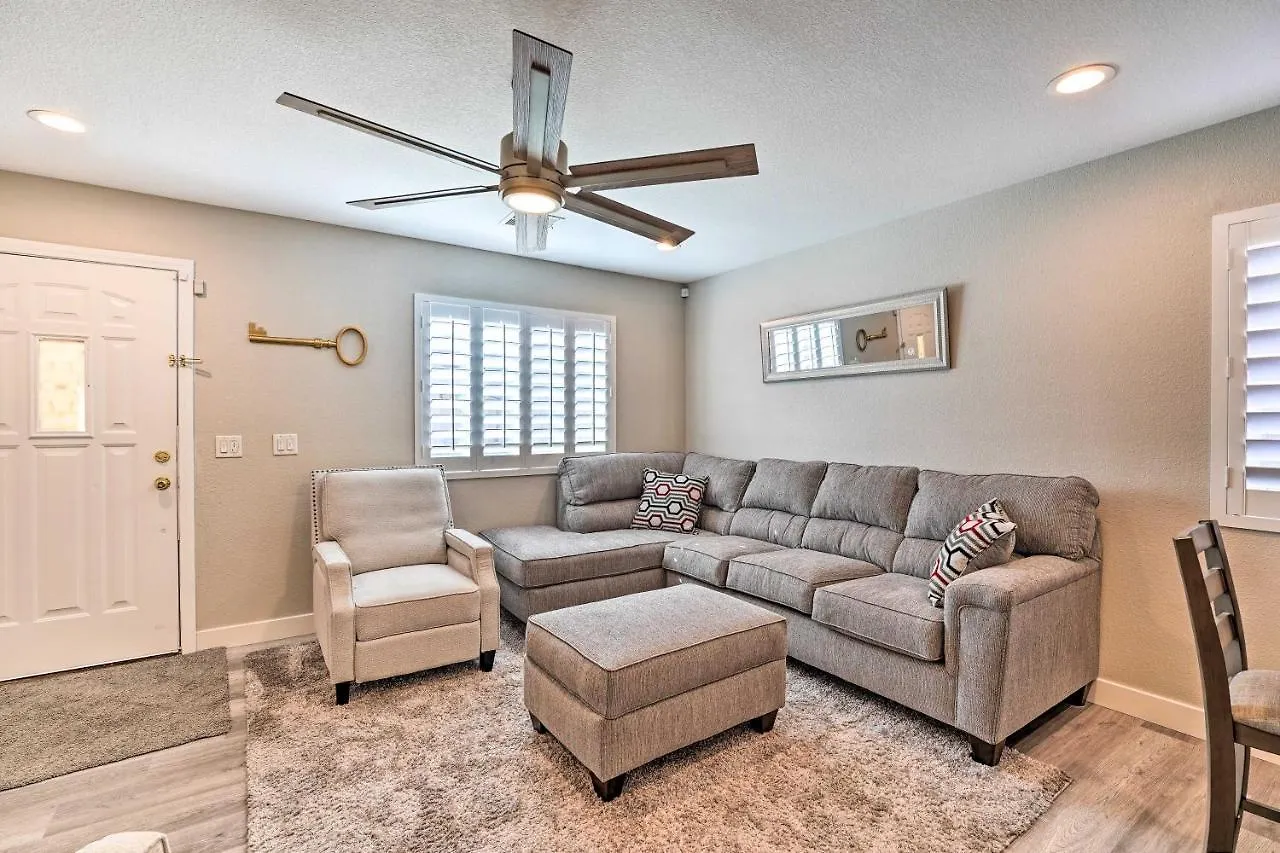 Willa Stylish House With Patio, 8 Mi To Vegas Strip! Las Vegas 0*,  Stany Zjednoczone Ameryki