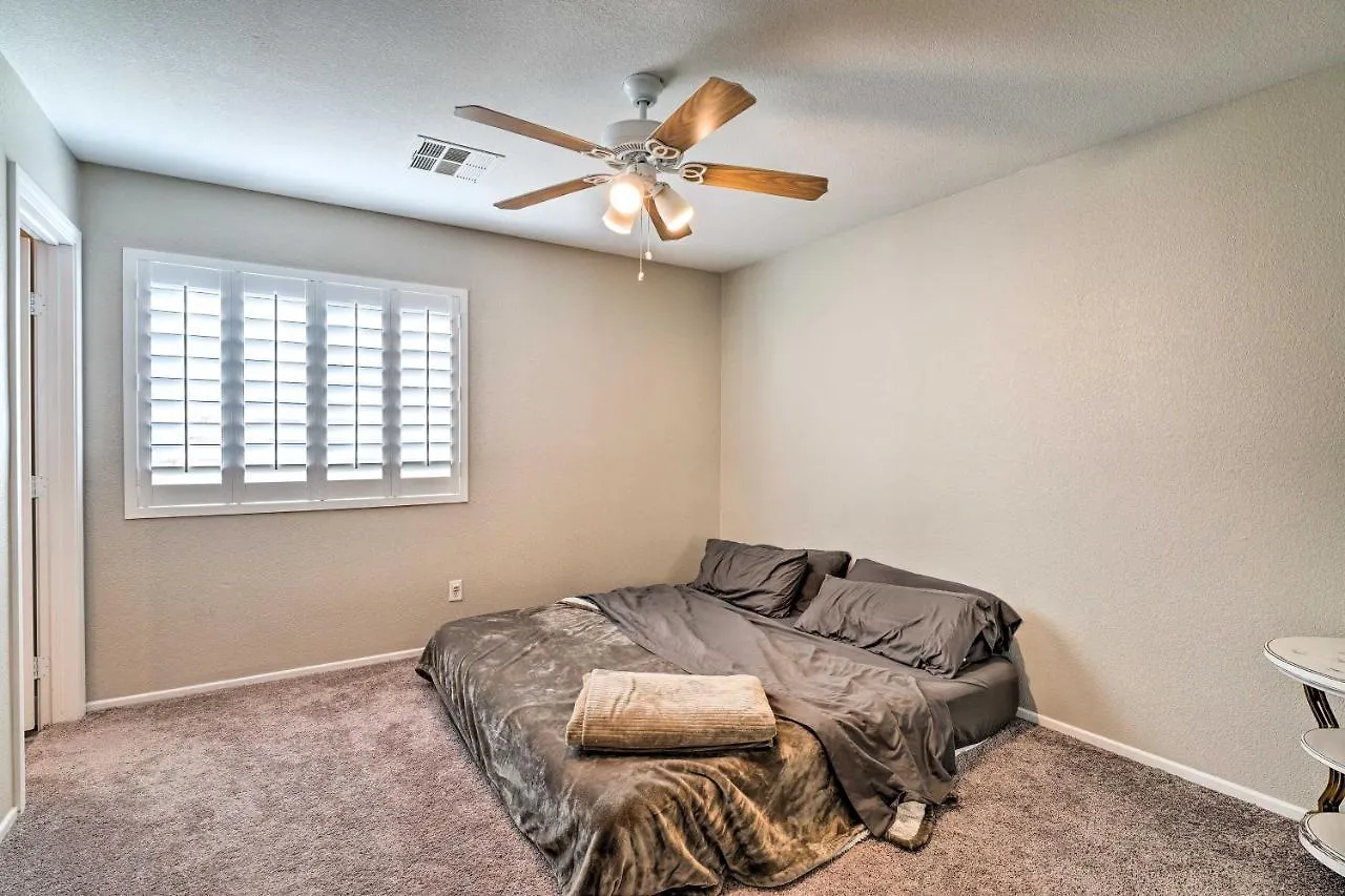 라스베이거스 Stylish House With Patio, 8 Mi To Vegas Strip! 빌라 0*,
